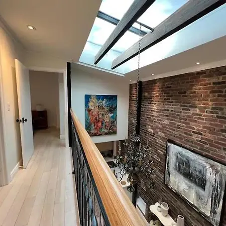 Holiday home Luxurious Brighton Manor Boston