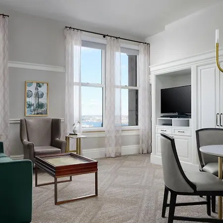 Hotel Marriott Vacation Club At Custom House,   3*