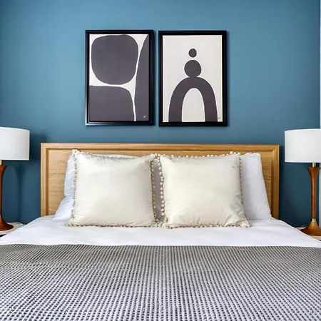 Brighton Studio Nr Mission Park Green Line Bos-676 Boston