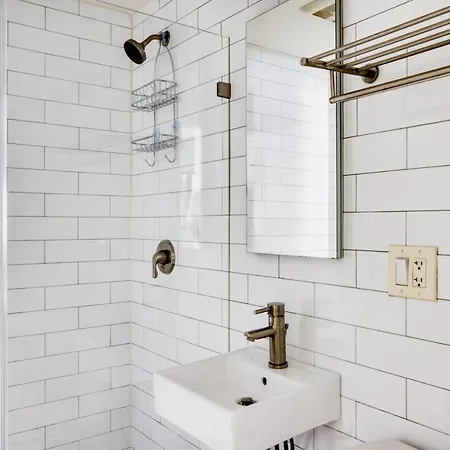 Apartment Brighton Studio Nr Mission Park Green Line Bos-676 *