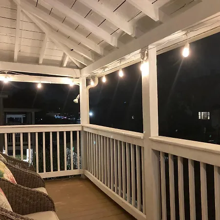 Near Train Station Gorgeous 3-bedroom With Patios Apartment *