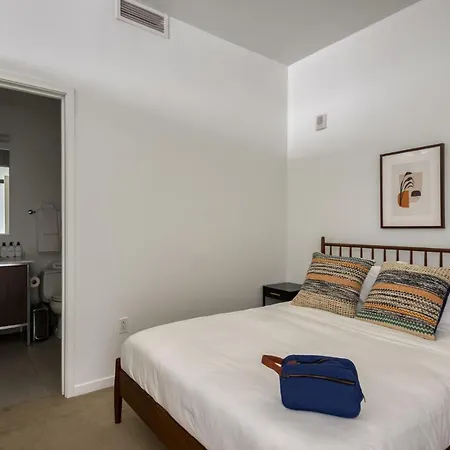 Lovely Studio In Near Metro Pet-friendly Apartment *