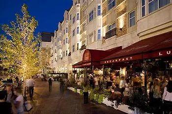 Commonwealth Hotel 5*