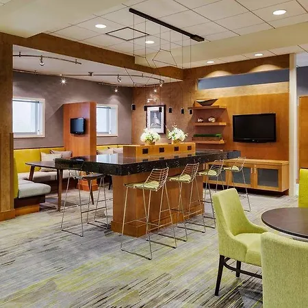 Courtyard By Marriott Logan Airport Boston