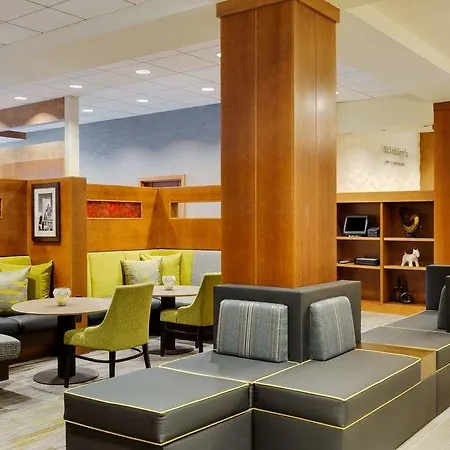 Courtyard By Marriott Logan Airport Hotel 3*