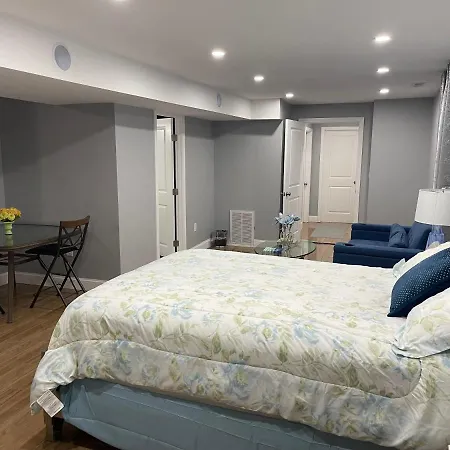 Guest house Brand New Luxury Near Downtown