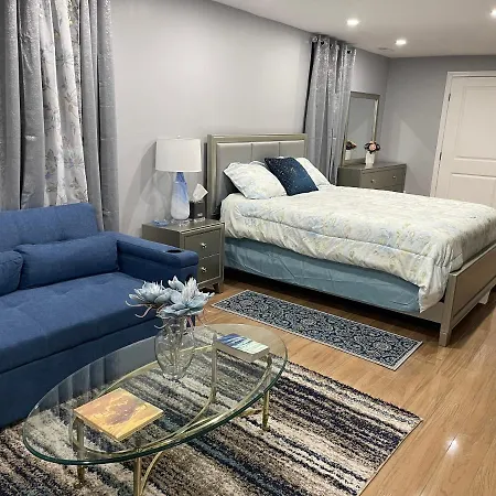 Brand New Luxury Near Downtown Guest house Boston