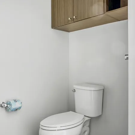 E Cambridge 2br W Gym Wd Nr Lechmere T Bos-634