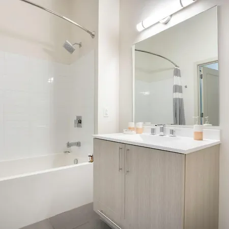 Apartment S 1br W Gym Wd By Seaport Lawn On D Bos-70 *