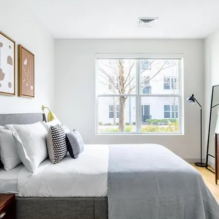 Apartment S 1br W Gym Wd By Seaport Lawn On D Bos-347 *