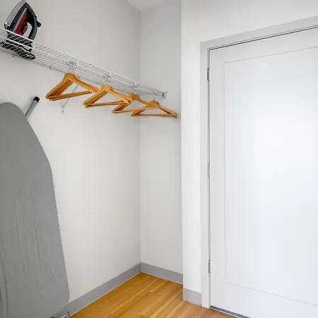 Apartment S 1br W Gym Wd By Seaport Lawn On D Bos-347