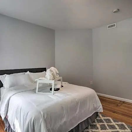 Apartment Astonishing 4br Bright *apt With Modern Amenities!