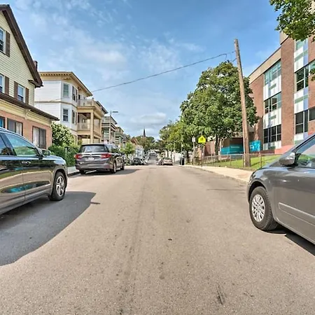 Astonishing 4br Bright *apt With Modern Amenities! Apartment