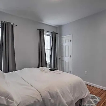 Astonishing 4br Bright *apt With Modern Amenities! Apartment