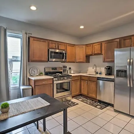 Astonishing 4br Bright *apt With Modern Amenities! Apartment