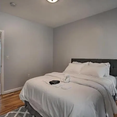 Astonishing 4br Bright *apt With Modern Amenities! Apartment *