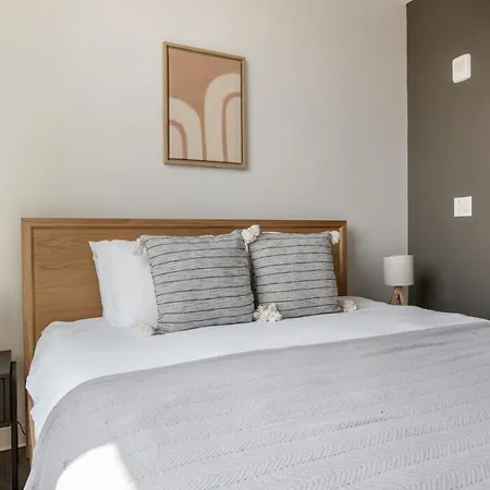 East Cambridge 2br W Gym Wd Nr Line Bos-876 *