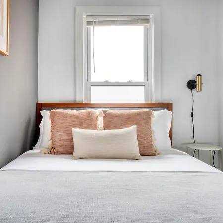 Well-located S 1br On E Broadway Bos-474