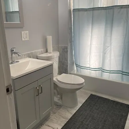 Luxury 2 Bedroom Private *