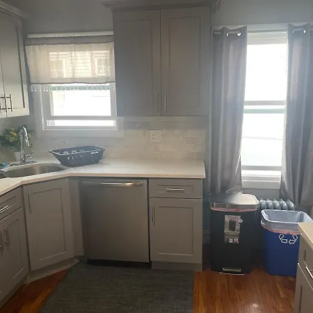 Luxury 2 Bedroom Private Apartment
