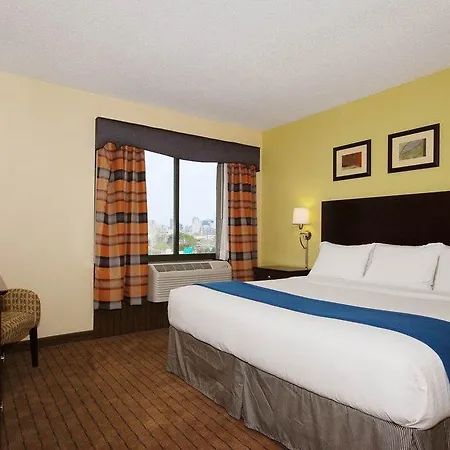 Express By Ihg Hotel 3*