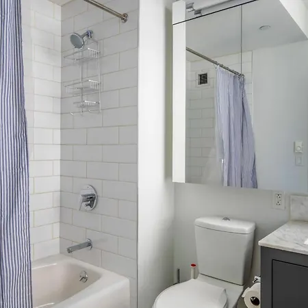Back Bay 1br W Gym Wd Nr Dining Bos-883