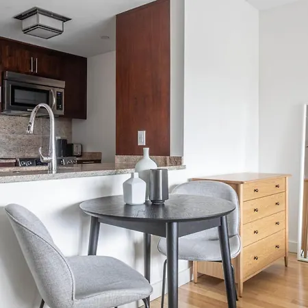 Back Bay W Gym Nr Newbury St Bos-411 Apartment