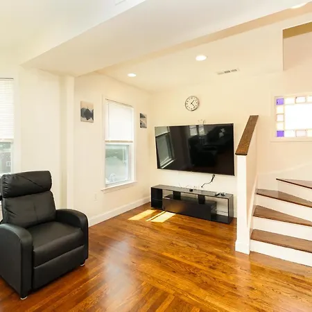 988 - 4br - Cozy Getaway Near Common * Boston