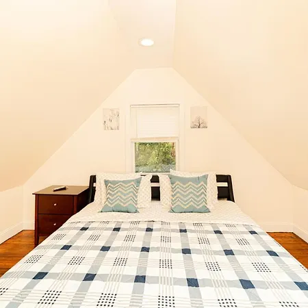 Apartment 988 - 4br - Cozy Getaway Near Common Boston