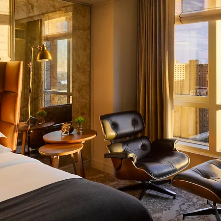 Hotel Aka Common