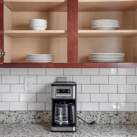 South 1br W Building Wd Nr Seaport Bos-913 Apartment