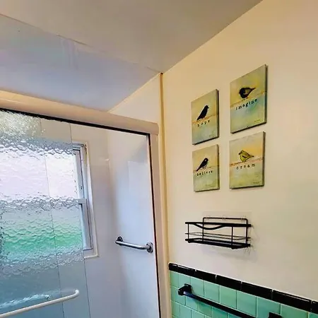 Unique & Peaceful Home, Ideal For 2026 World Cup Visitor, Free Parking * Boston