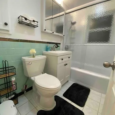 Unique & Peaceful Home, Ideal For 2026 World Cup Visitor, Free Parking Boston