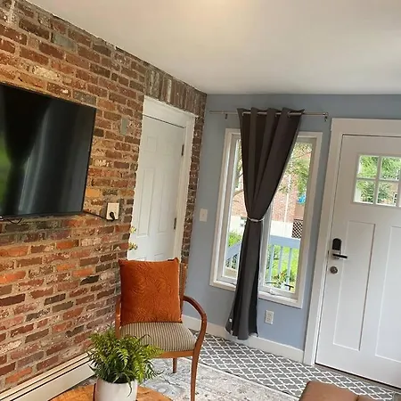 Unique & Peaceful Home, Ideal For 2026 World Cup Visitor, Free Parking Apartment