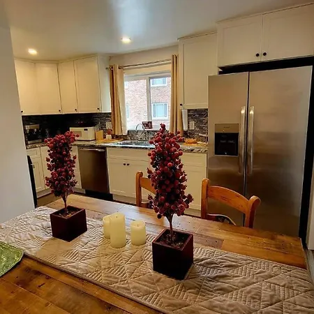 Unique & Peaceful Home, Ideal For 2026 World Cup Visitor, Free Parking *