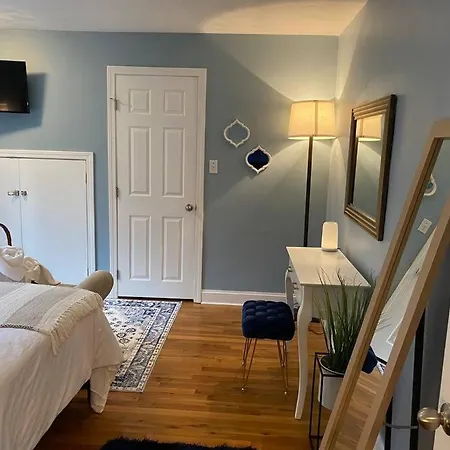 Unique & Peaceful Home, Ideal For 2026 World Cup Visitor, Free Parking Apartment *
