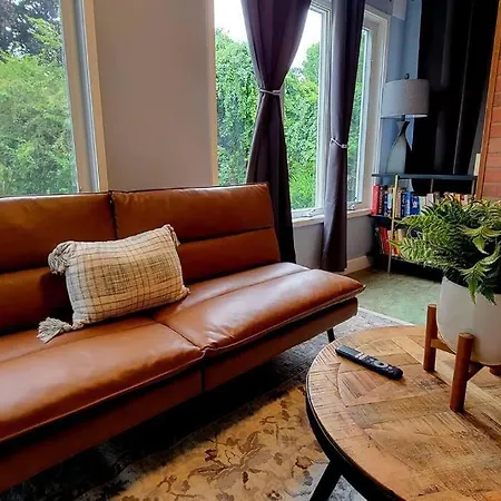 Unique & Peaceful Home, Ideal For 2026 World Cup Visitor, Free Parking Apartment *