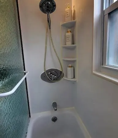 Unique & Peaceful Home, Ideal For 2026 World Cup Visitor, Free Parking Apartment