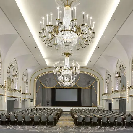 Hilton Park Plaza Hotel
