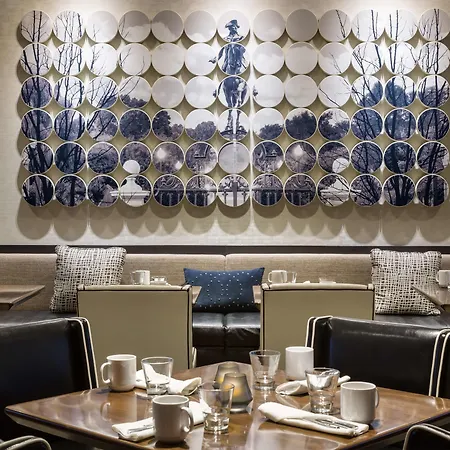 Hilton Park Plaza Hotel 4*