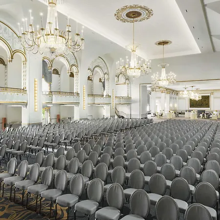 Hilton Park Plaza 4*