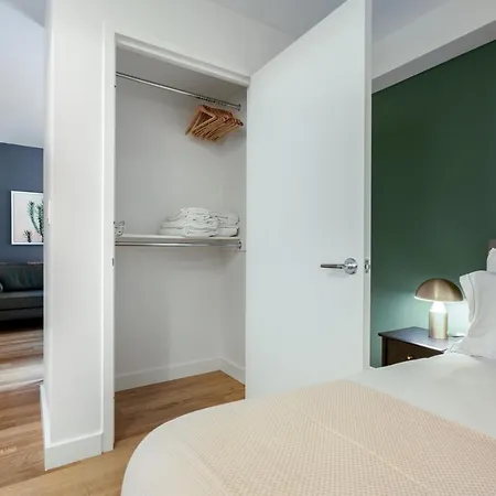 Back Bay 1br W Wd Gym Doorman Nr T Station Bos-86 Apartment
