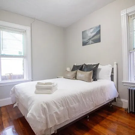 Apartment 2 Bedroom Close To And Cambridge With Free Parkings
