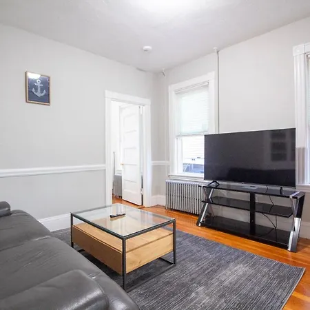 2 Bedroom Close To And Cambridge With Free Parkings Apartment