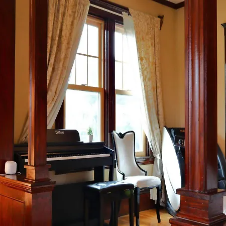 Apartment Beautiful Victorian House, Great Views, Free Parking *