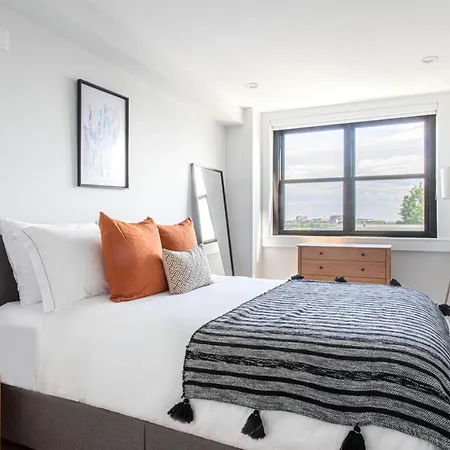 2br W Wd Steps From Carson M St Bos-400 *