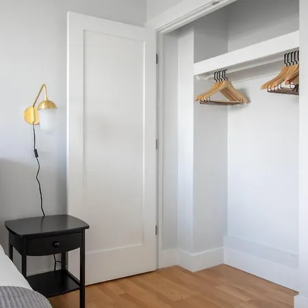 2br W Wd Steps From Carson M St Bos-400 Apartment *