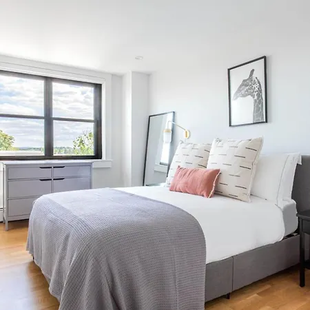 Apartment 2br W Wd Steps From Carson M St Bos-400