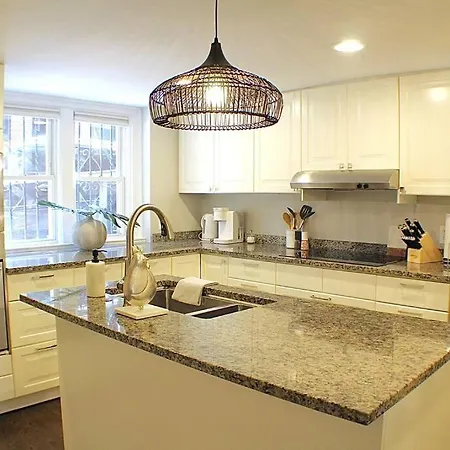 Luxury - Pet Friendly 3bd, 3ba South End