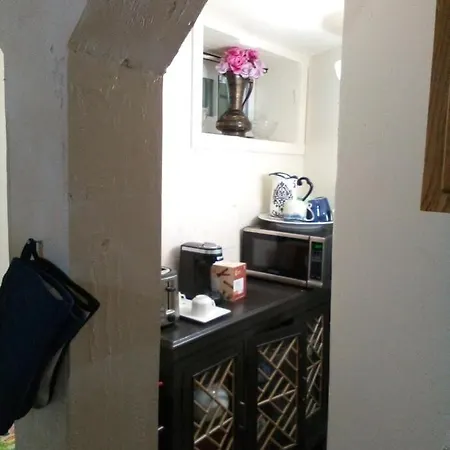 Two Bedroom Basement Unit In A Convenient Location *